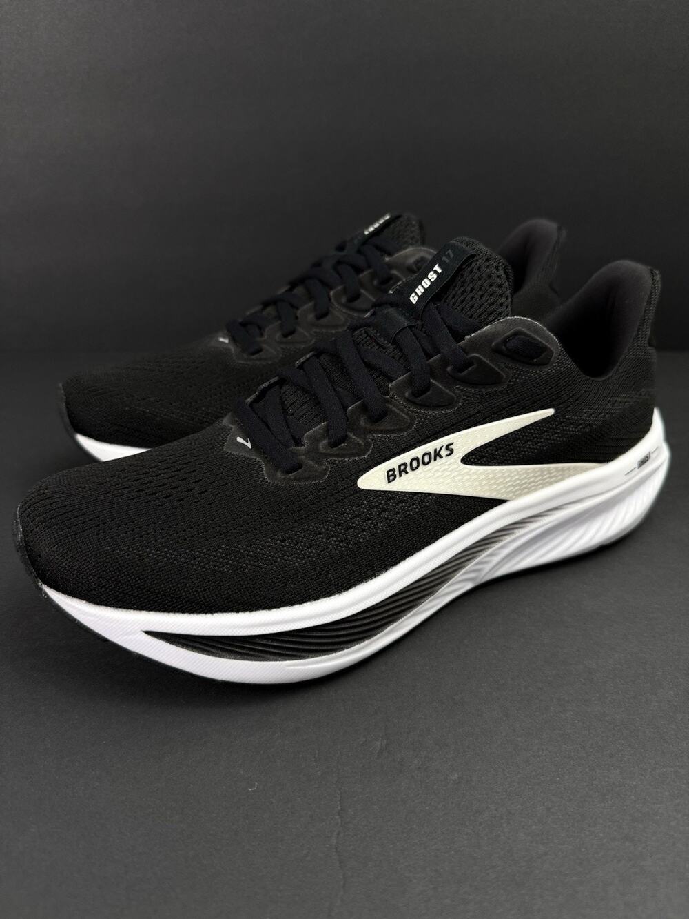 Brooks Ghost 17 Women’s 9.5 Black White Running Shoes 1204311B090